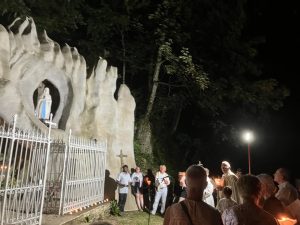 Lire la suite à propos de l’article 15 août 2024 – Veillée de prière et procession mariale à Frontenay