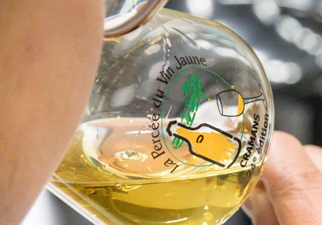percee-vin-jaune